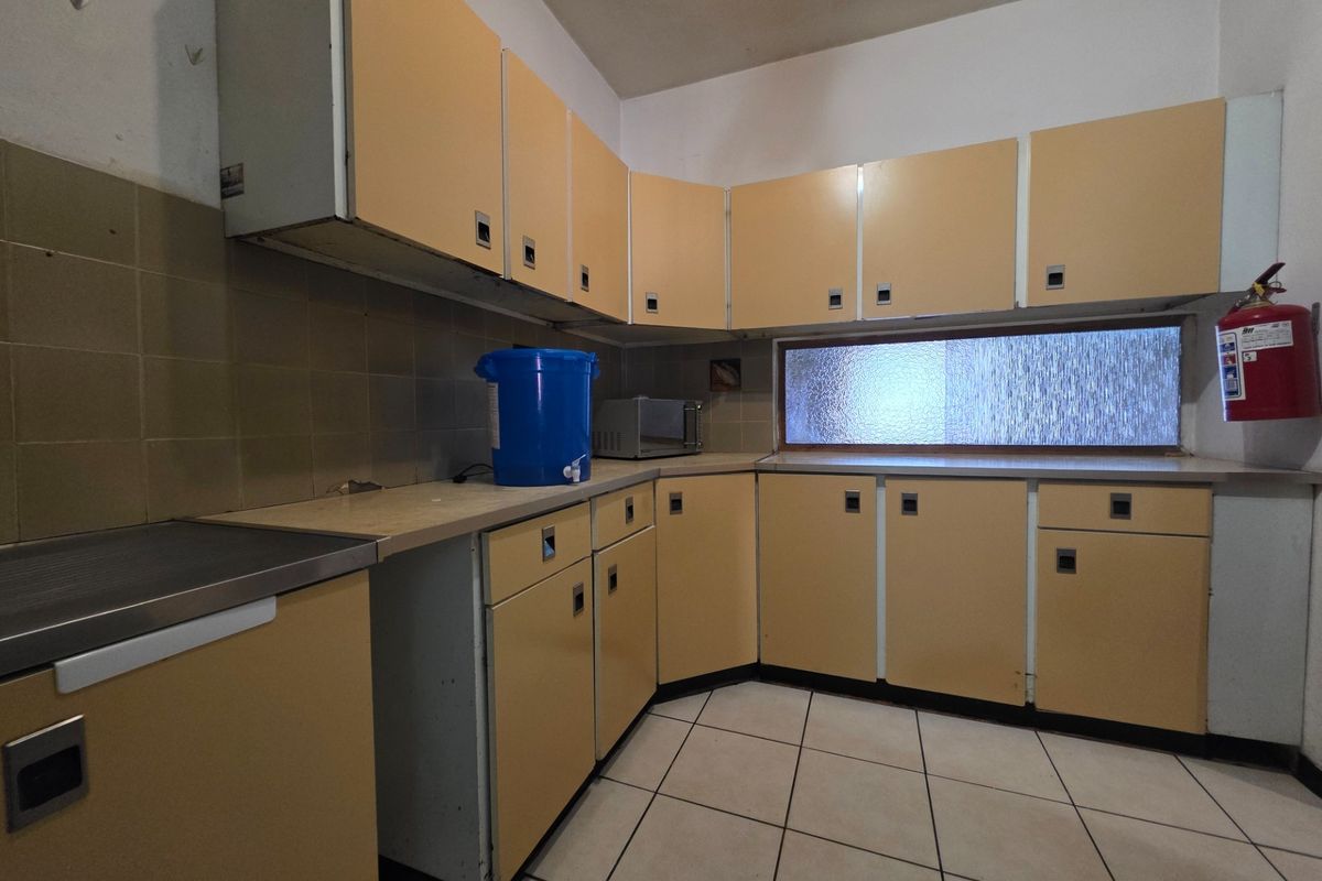 Dual Advantage Investment: Consistent Student Rental Income and Long-Term Growth - Photo 4