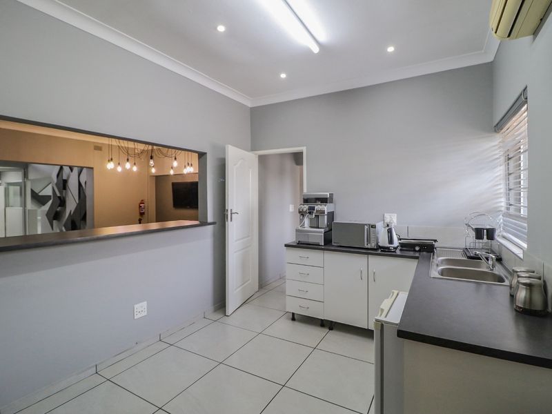 Up-Market Furnished Office Space In Prime Parkmore Position - Photo 5