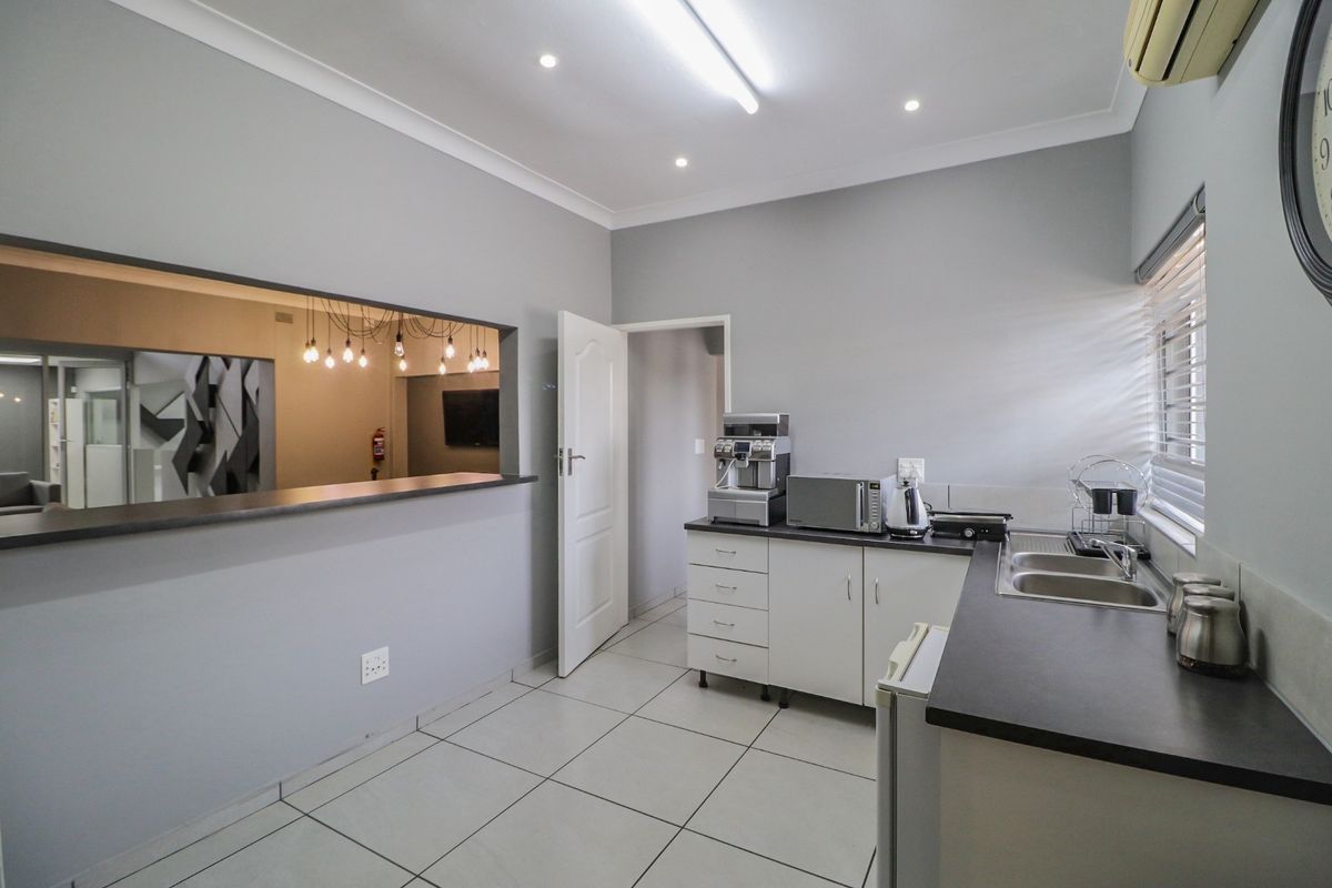 Up-Market Furnished Office Space In Prime Parkmore Position - Photo 5