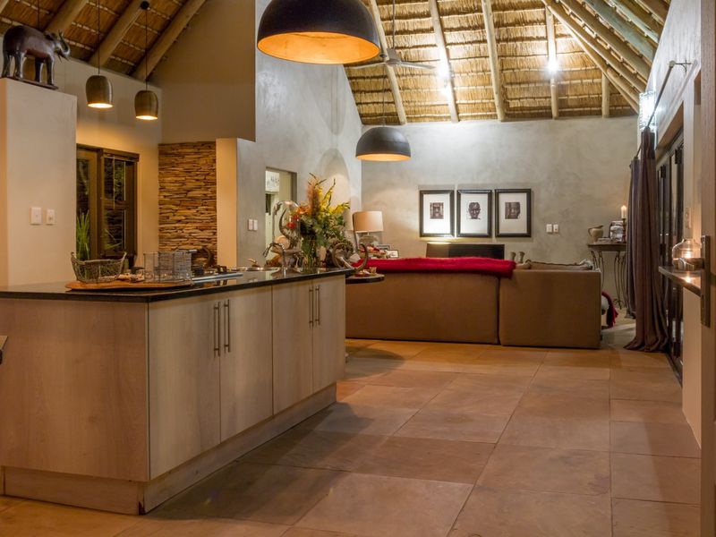 Furnished Lodge-style home to rent in Wildlife Estate - Photo 3