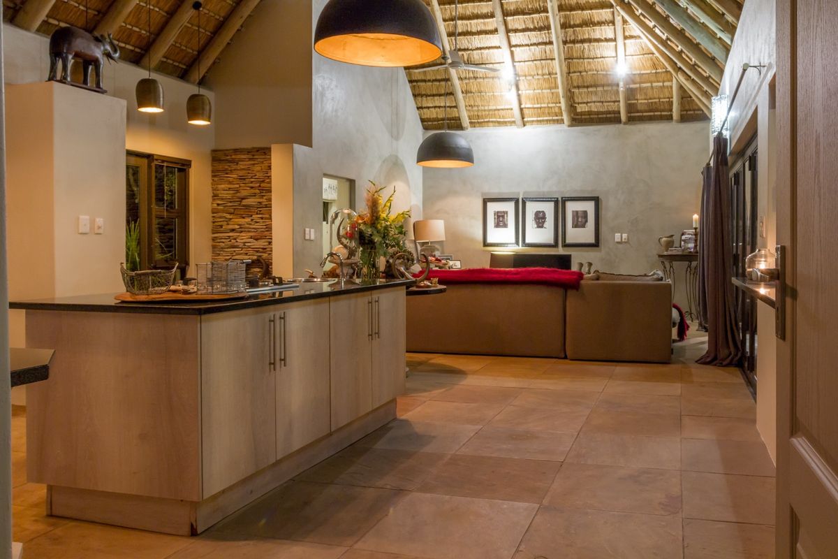 Furnished Lodge-style home to rent in Wildlife Estate - Photo 3