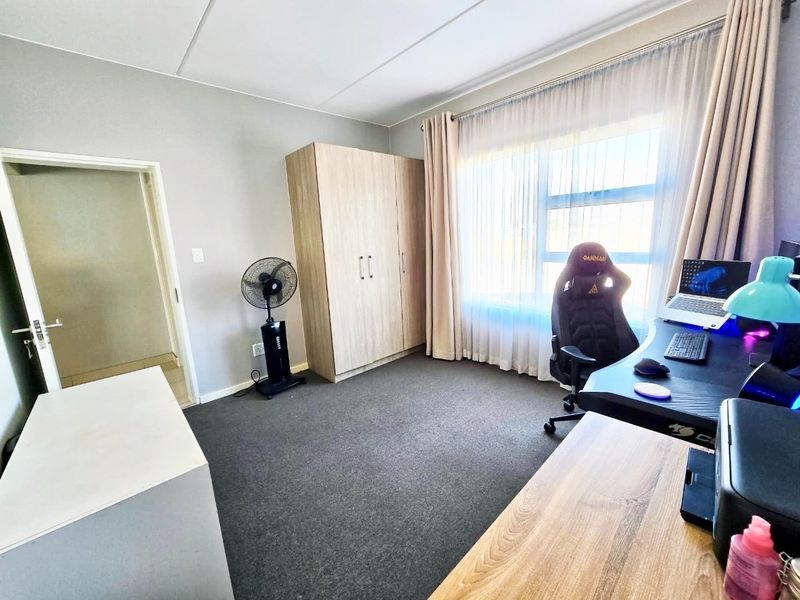 Apartment For Sale in Blue Hills, Midrand - Photo 4