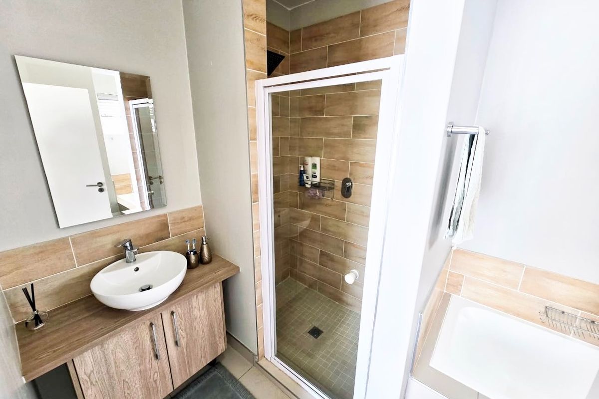 Apartment For Sale in Blue Hills, Midrand - Photo 3
