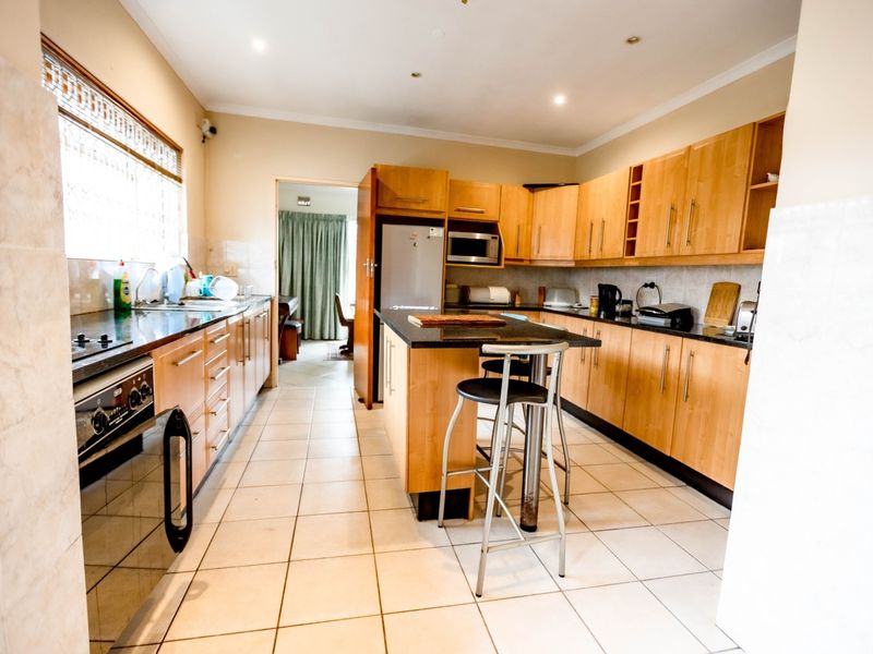3 Bedroom House Family Home for Sale in Vasco Estate Goodwood - Photo 8