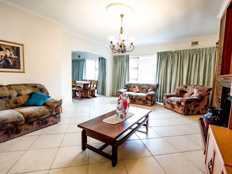3 Bedroom House Family Home for Sale in Vasco Estate Goodwood - Photo 6