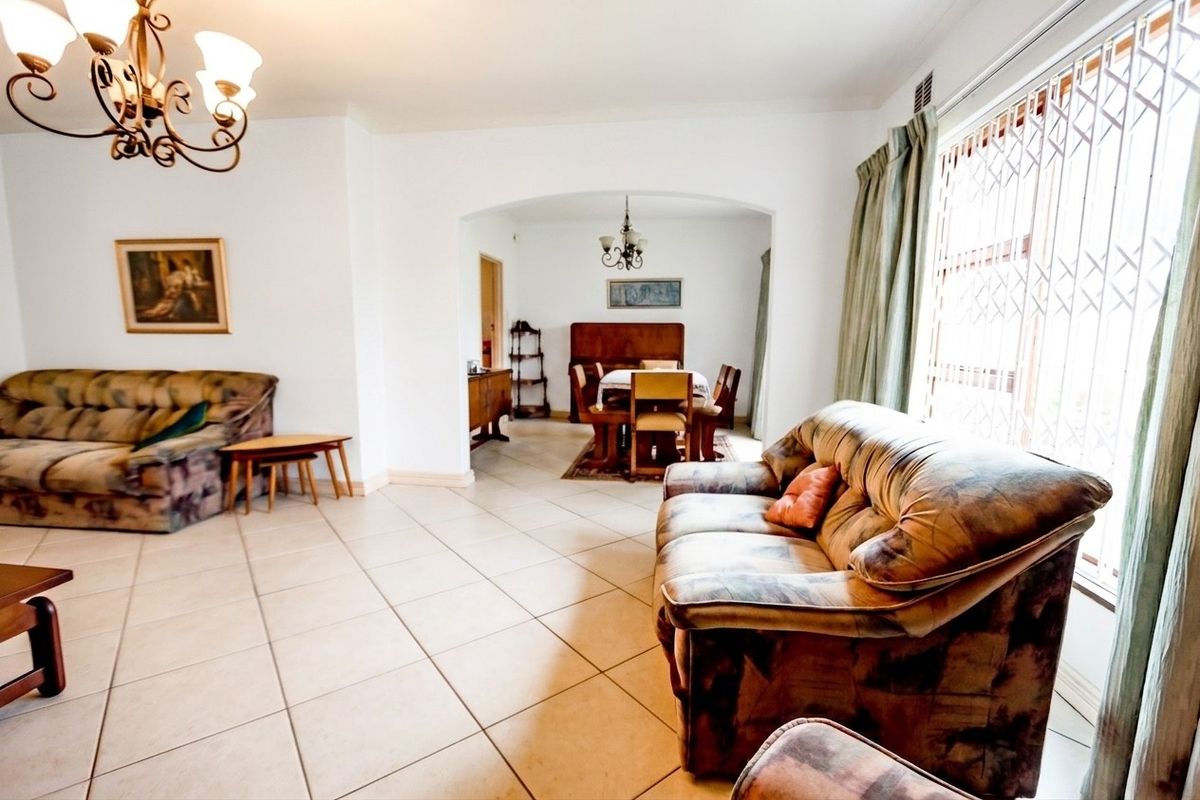 3 Bedroom House Family Home for Sale in Vasco Estate Goodwood - Photo 5
