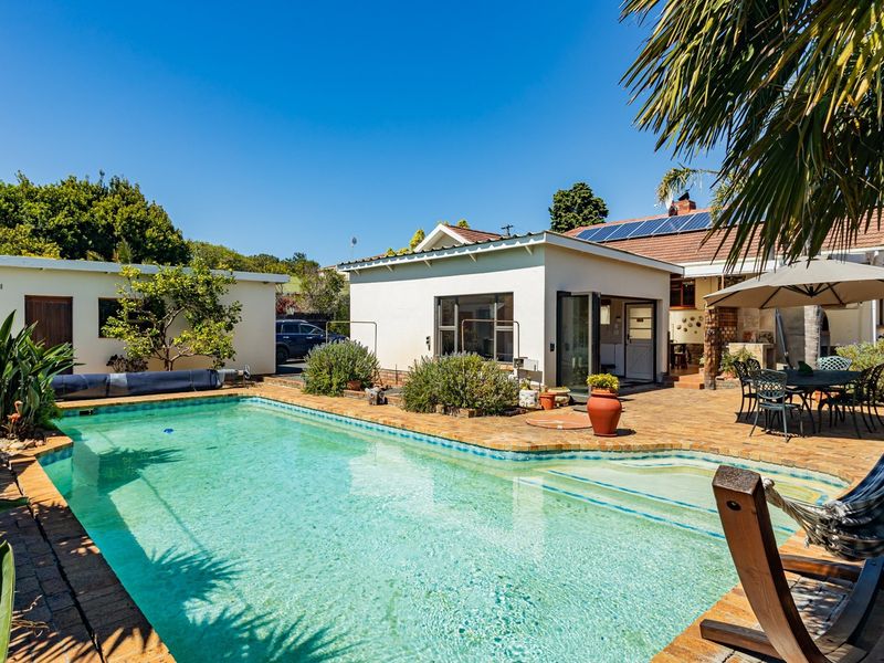 Spacious 4-Bedroom Unfurnished Family Home with Separate Studio, Pool and Solar Power - Photo 2
