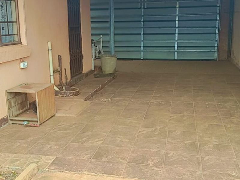 Fabulous Family House For Sale in The Orchards, Akasia - Photo 9