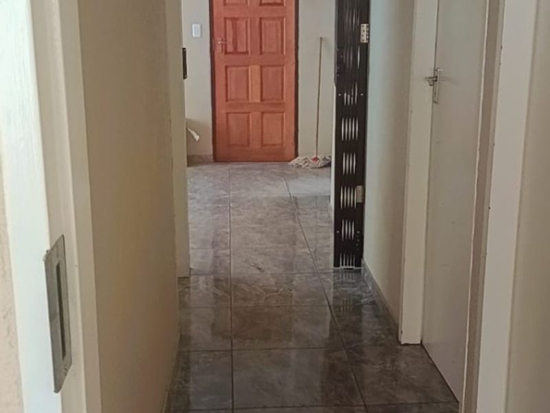 Fabulous Family House For Sale in The Orchards, Akasia - Photo 6