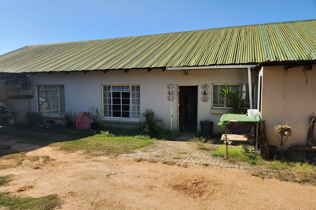 Sturdy Farm house on a mountain with exceptional views over the Cairn Valley - Photo 3
