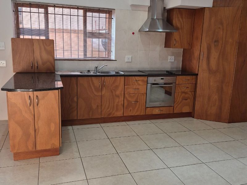 Flat to Rent Central Hillcrest - Photo 3
