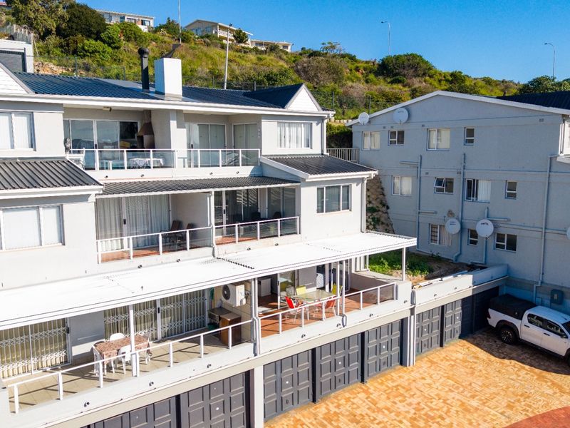 Convenient, Low-Maintenance Coastal Living - Photo 4