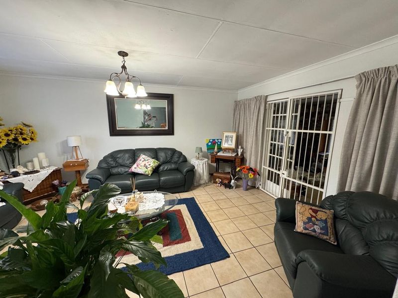 4 Bedroom Single Story House to Rent in Little Falls - Photo 10