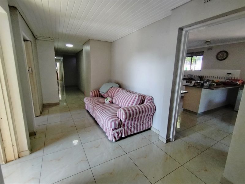 House For Sale in Kildare, Empangeni, KwaZulu Natal - Photo 5