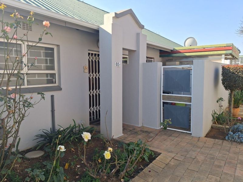 Retirement Townhouse For Sale in Terenure, Kempton Park - Photo 1