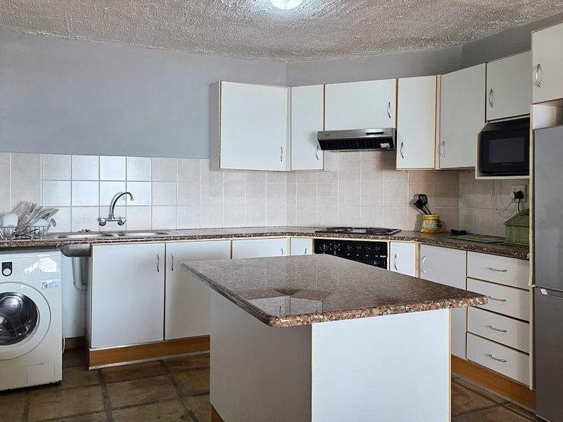 3 Bedroom Beach Bliss, Amazing Ocean Views - Photo 4