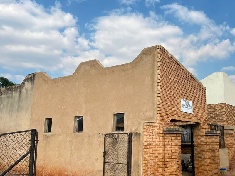 Investment Property For Sale in Sethokga, Tembisa - Photo 5