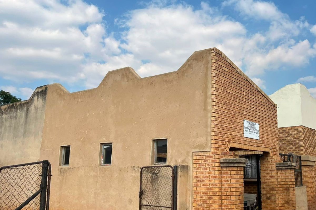 Investment Property For Sale in Sethokga, Tembisa - Photo 5