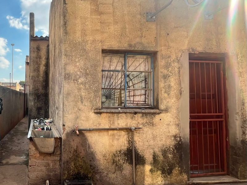 Investment Property For Sale in Sethokga, Tembisa - Photo 4