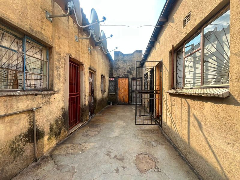 Investment Property For Sale in Sethokga, Tembisa - Photo 7