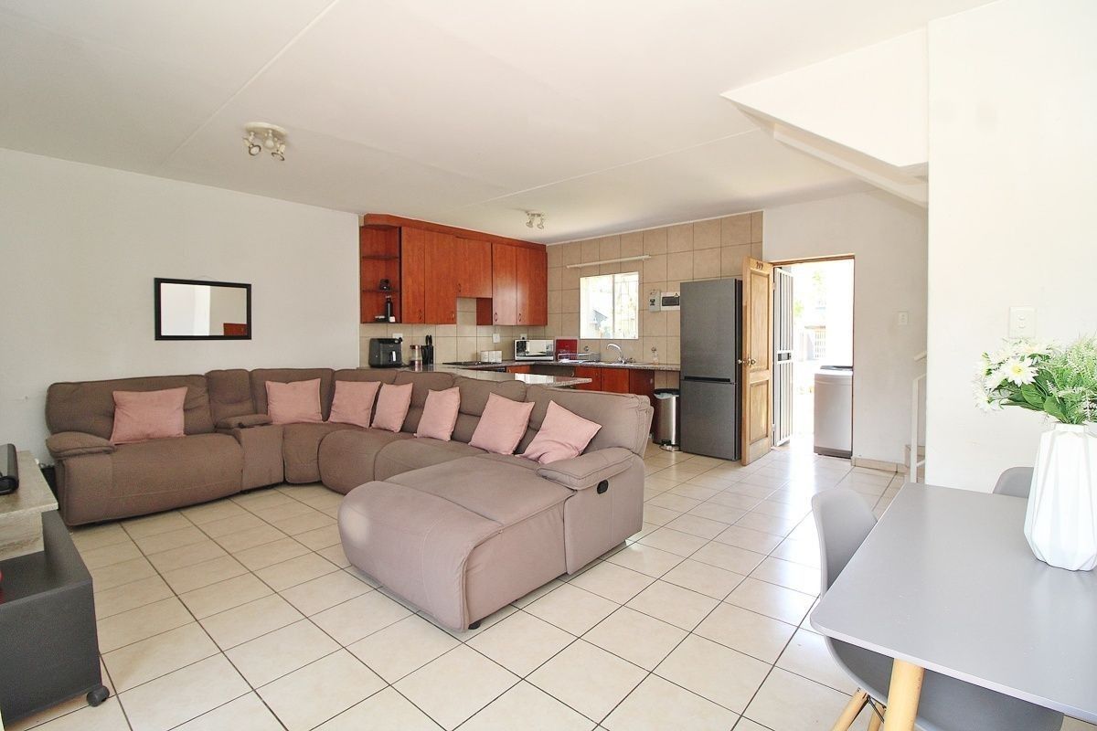Secure,modern Duplex For Sale in Aloe Ridge 2- Lock up and Go - Photo 2