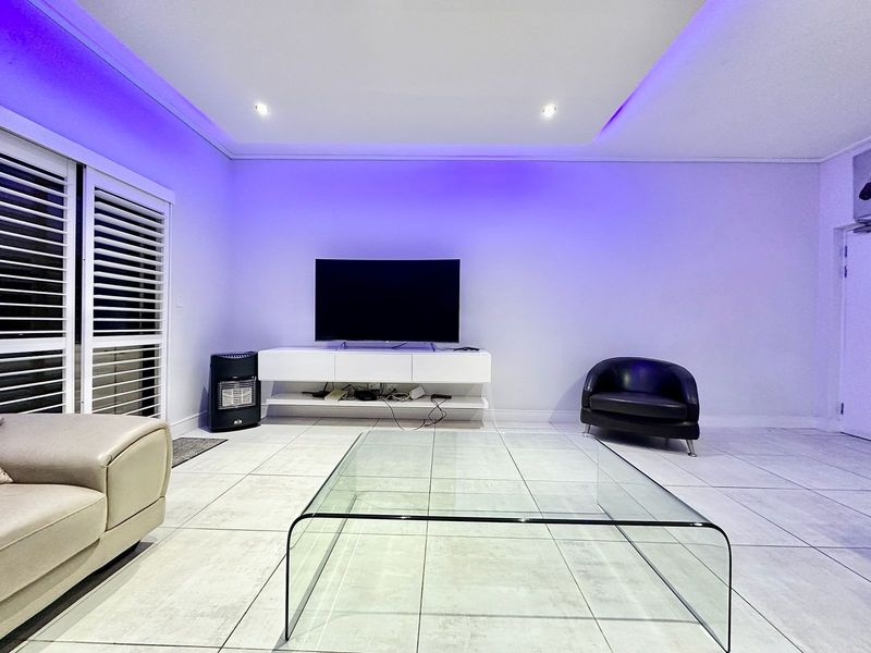 Classic Series 2-Bed, 2-Bath Penthouse Apartment To Rent in The Polofields, Waterfall, Midrand - Photo 7