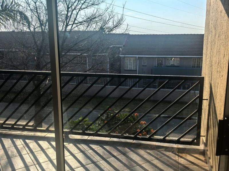Townhouse To Rent in Eden Glen, Edenvale - Photo 9