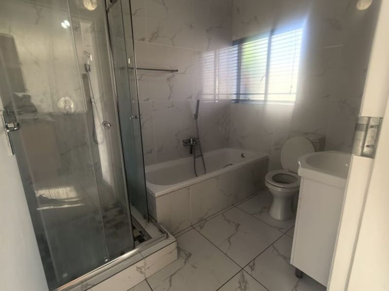 Townhouse To Rent in Eden Glen, Edenvale - Photo 7