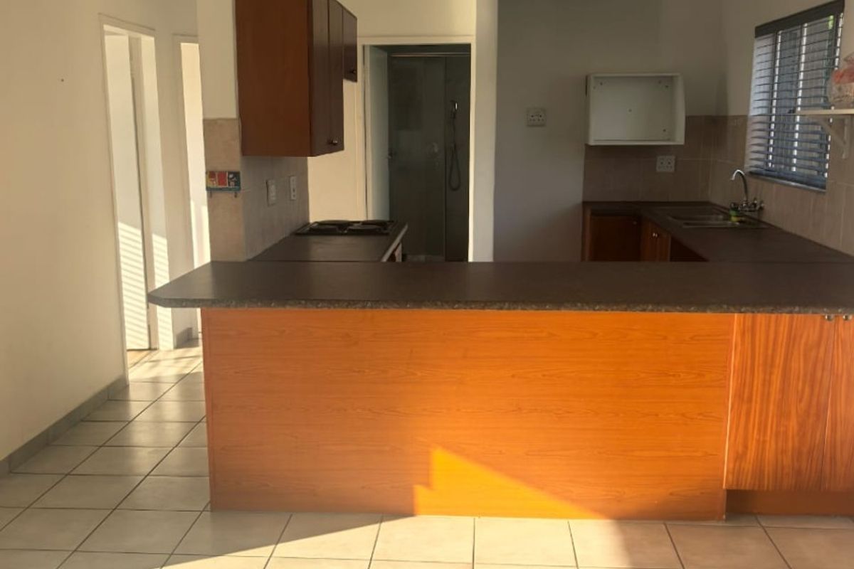 Townhouse To Rent in Eden Glen, Edenvale - Photo 3