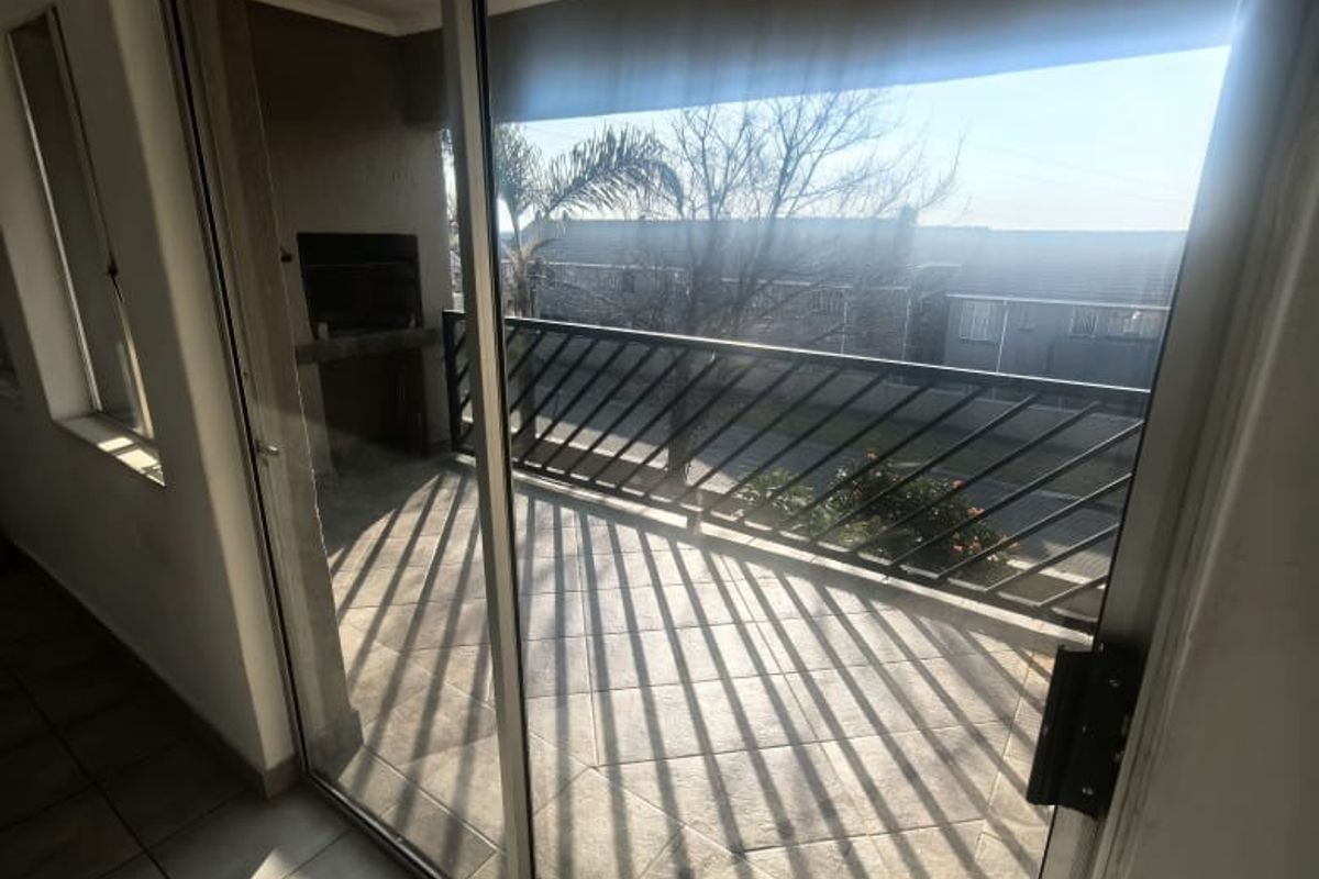 Townhouse To Rent in Eden Glen, Edenvale - Photo 5