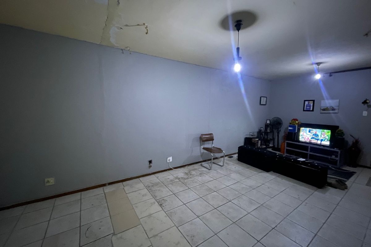 Investment Property For Sale in Sunnyside. - Photo 3