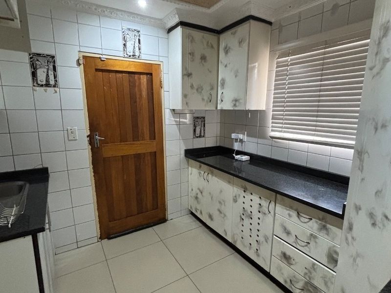 House For Sale in Kamagugu, Nelspruit - Photo 10