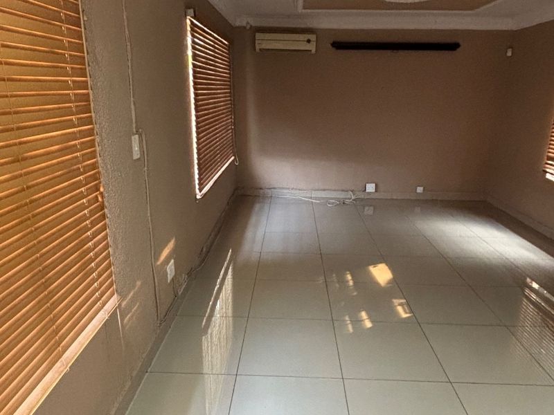 House For Sale in Kamagugu, Nelspruit - Photo 8