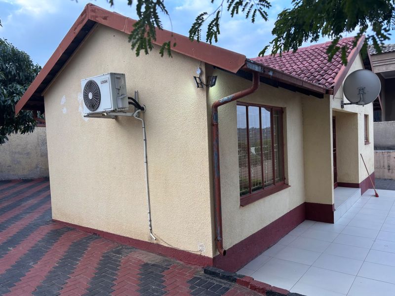 House For Sale in Kamagugu, Nelspruit - Photo 6