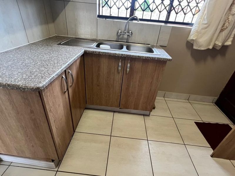 3 Bedroom House in Ivydale AH - Photo 2