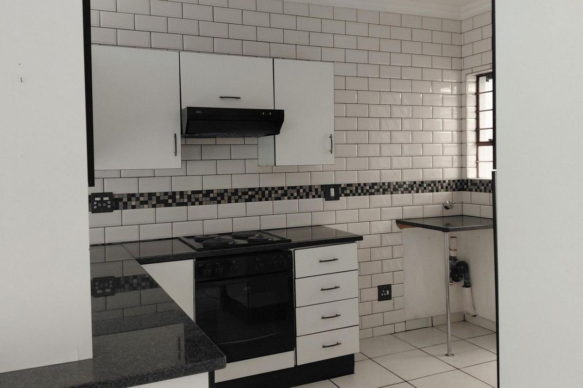 Townhouse For Sale in Kew, Johannesburg - Photo 5