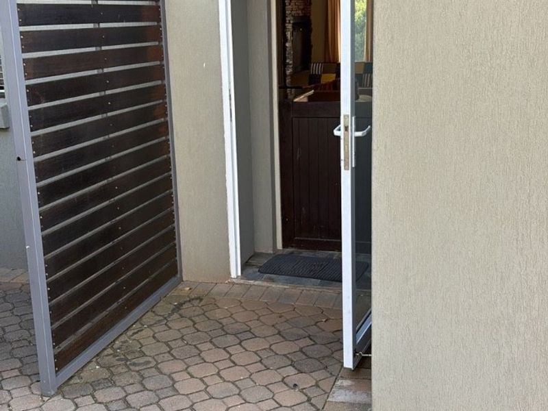 House For Sale in Vulintaba Country Estate, Newcastle, KwaZulu Natal - Photo 2