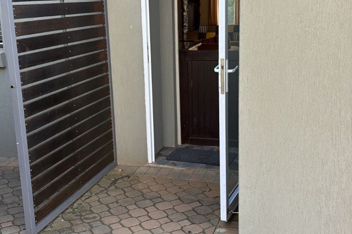 House For Sale in Vulintaba Country Estate, Newcastle, KwaZulu Natal - Photo 2