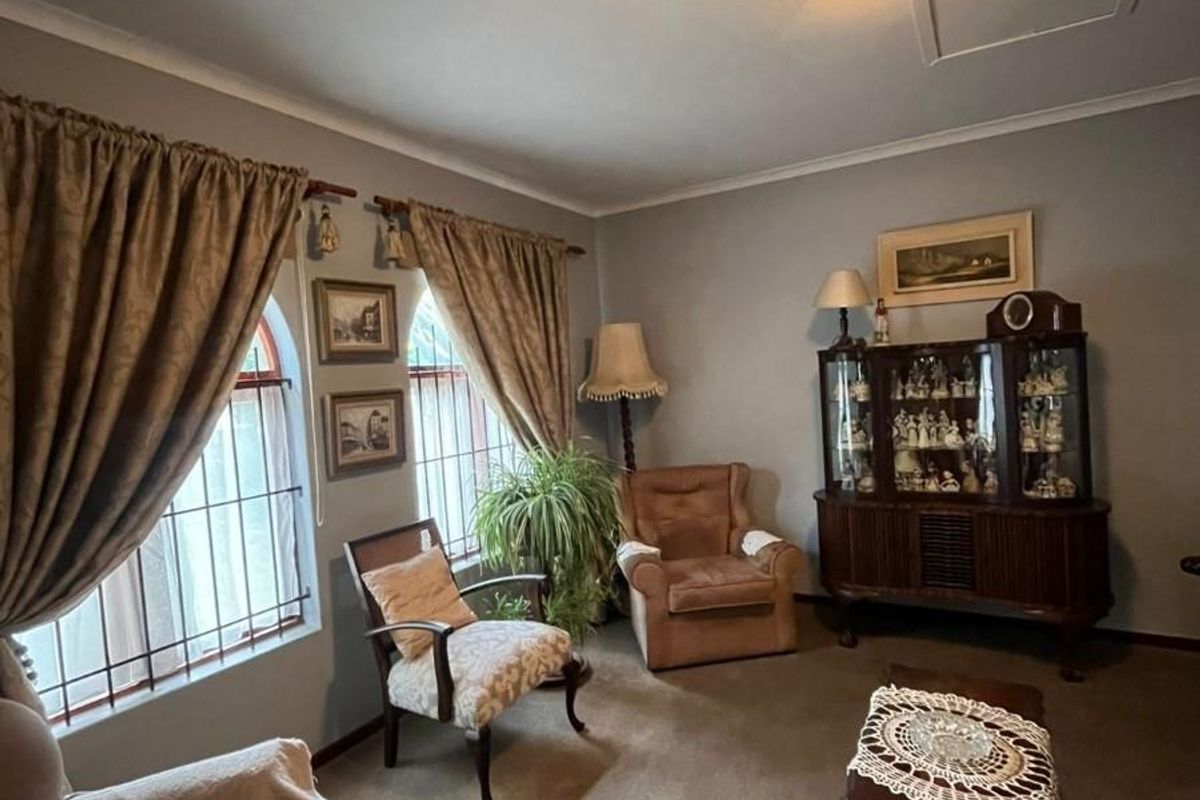 House For Sale in Protea Heights, Brackenfell - Photo 2