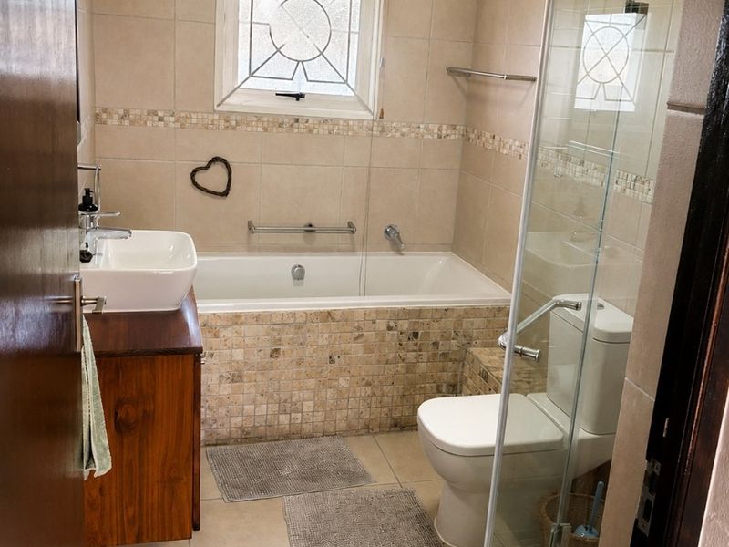 Furnished 2-Bedroom Garden Cottage in Melkbosstrand - Photo 7