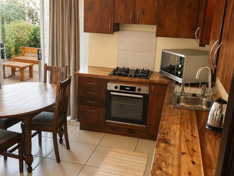 Furnished 2-Bedroom Garden Cottage in Melkbosstrand - Photo 10
