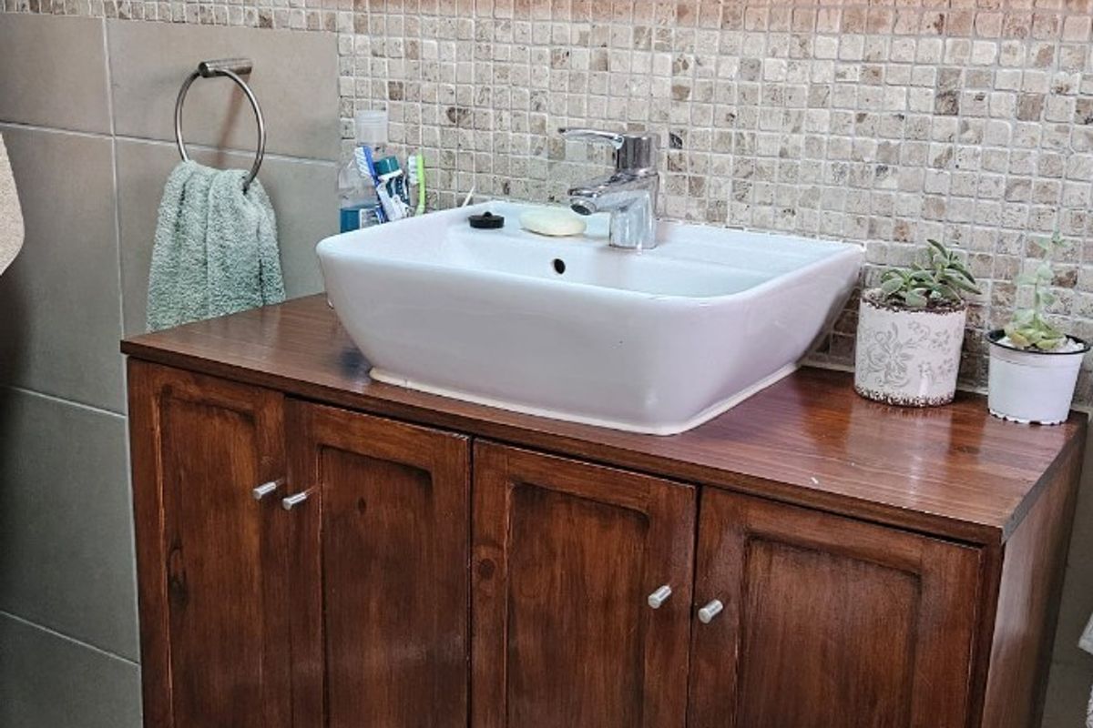 Furnished 2-Bedroom Garden Cottage in Melkbosstrand - Photo 5
