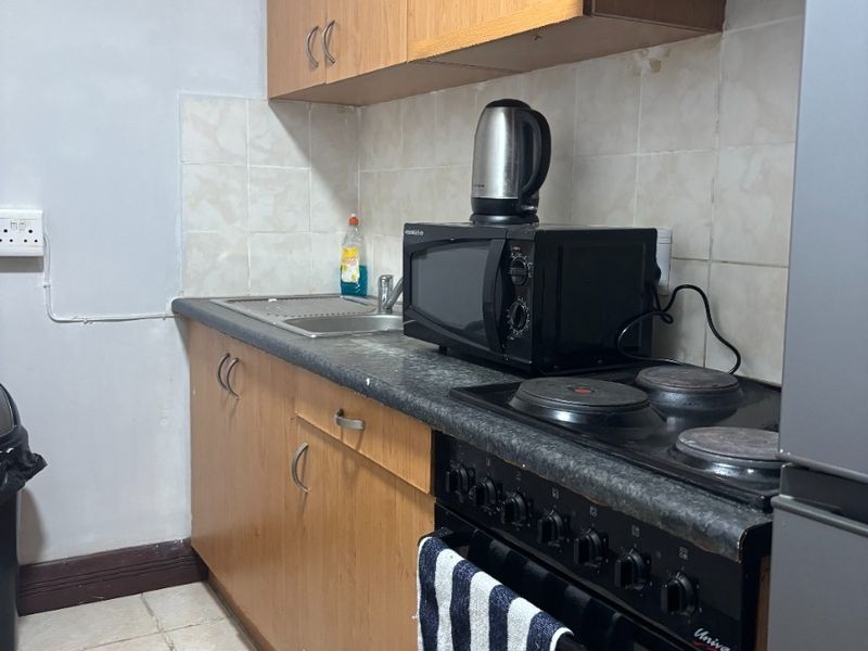 Airbnb-Ready Studio in Cape Town's Trendy East City - Photo 8