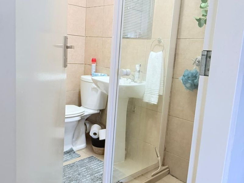 Apartment For Sale in Noordwyk, Midrand - Photo 6