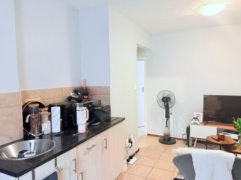 Apartment For Sale in Noordwyk, Midrand - Photo 3