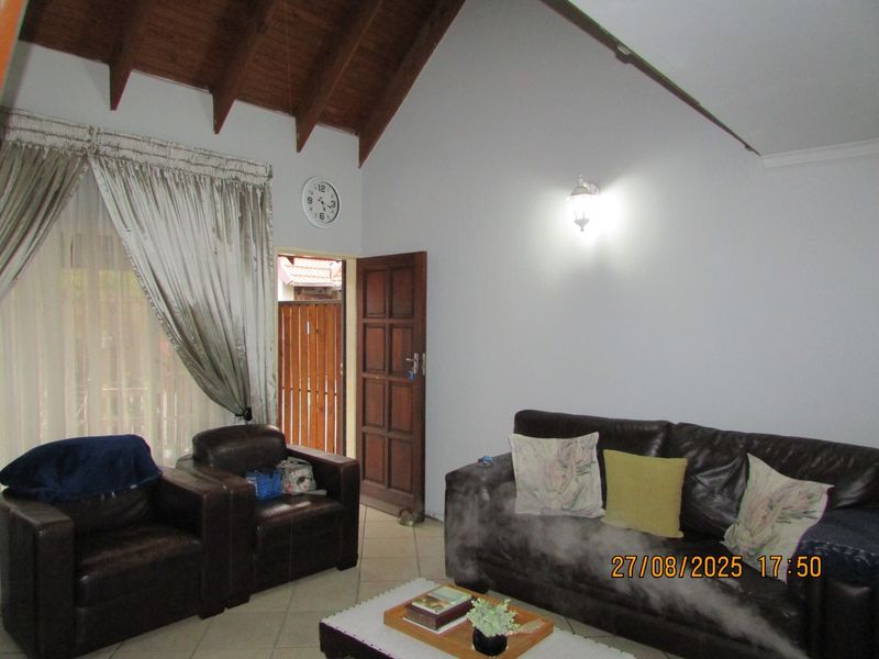 Townhouse For Sale in Bester, Bronkhorstspruit - Photo 5