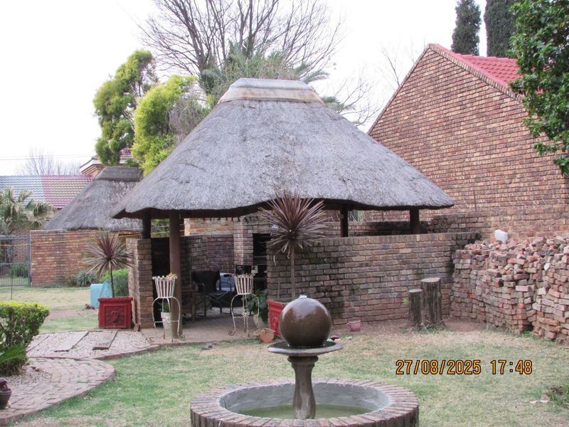 Townhouse For Sale in Bester, Bronkhorstspruit - Photo 2