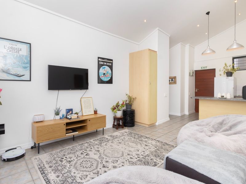Well Maintained 2 Bedroom Apartment in Tygerfalls - Photo 8