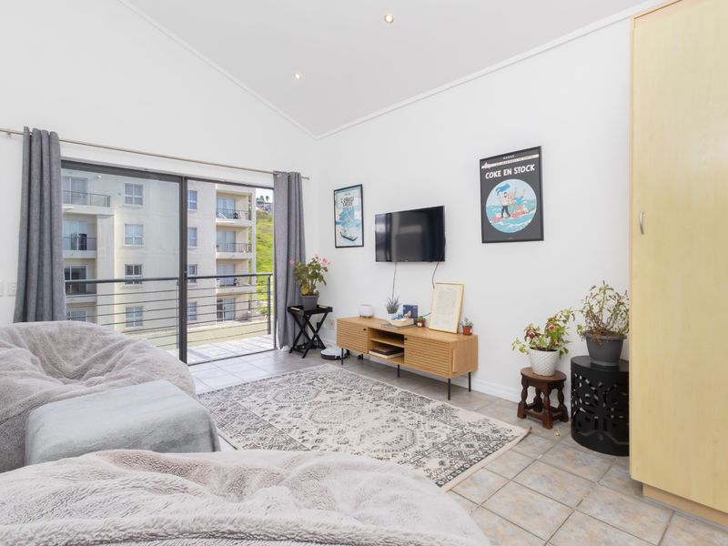 Well Maintained 2 Bedroom Apartment in Tygerfalls - Photo 4