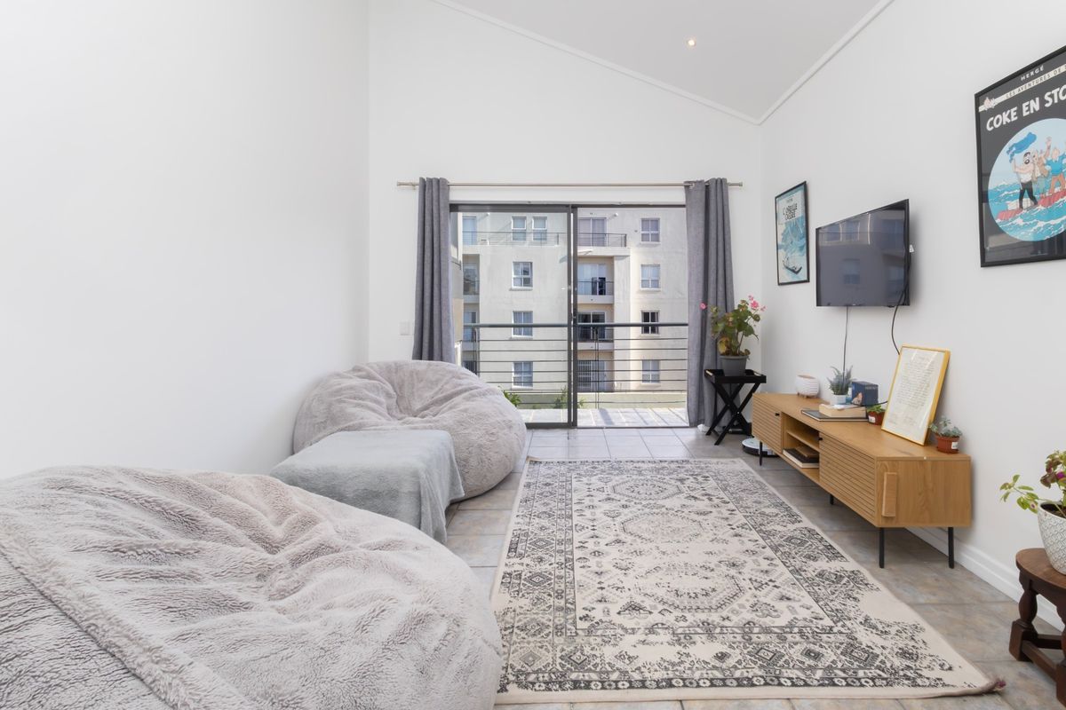 Well Maintained 2 Bedroom Apartment in Tygerfalls - Photo 3